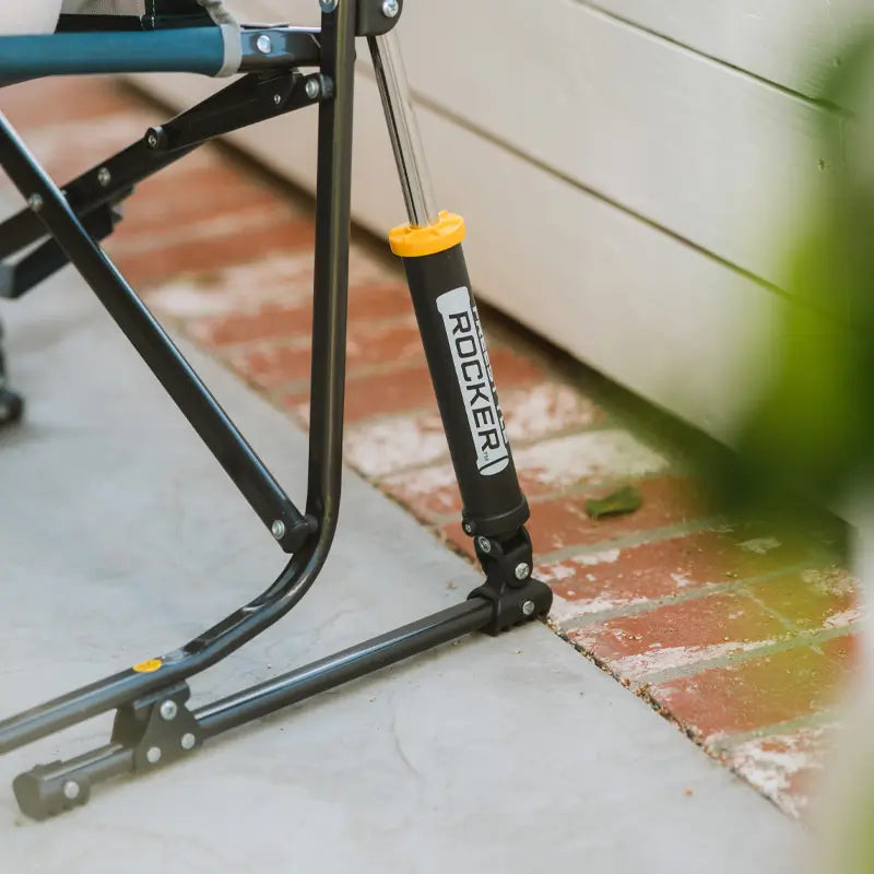 Freestyle Rocker™ with Side Table - Event Day Serve